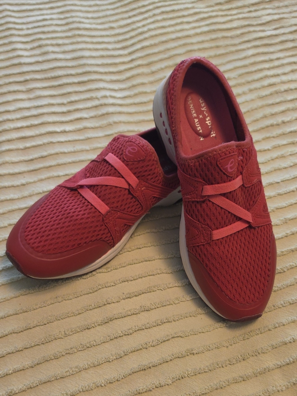 Easy Spirit Womens Burgundy Mesh Slip-On Athletic Sneaker